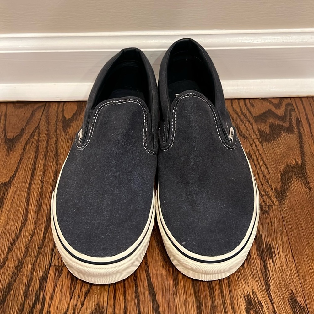 Men’s size 10 Vans shoes